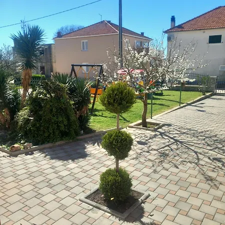 Apartment Apartmani Goga *